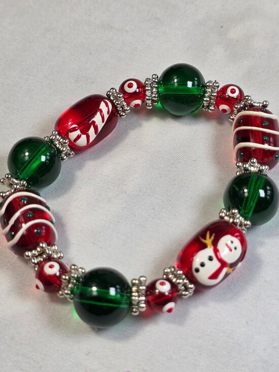 Unbranded Jewelry - Christmas Holiday Glass Bead Stretch Bracelet Snowman Candy Cane Red Green